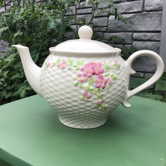 Teleflora Other - Vintage 1985 Teleflora Teapot Basketweave Flowers EUC